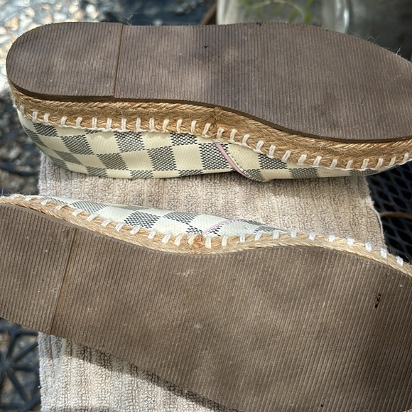 Shoes - Picture 6 of 6